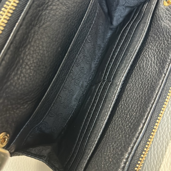 Authentic Leather Michael Kors crossbody bag. - Picture 8 of 14